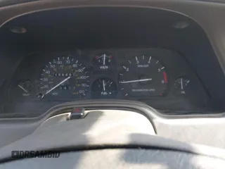 1996 Ford Thunderbird LX with VIN 1FALP62W3TH135238, listed as a IAAI auction lot 41692746 with 136,464 mi miles and . Bid and sale history available at DreamBid. Image 7.