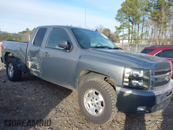 2011 Chevrolet Silverado 1500 LT with VIN 1GCRKSE31BZ279036, listed as a IAAI auction lot 41597291 with 293,576 mi miles and . Bid and sale history available at DreamBid. Image 1.