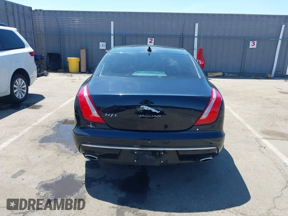 2016 Jaguar XJ Portfolio z VIN SAJWA2G76G8V97013, wystawiony jako IAAI lot #42239189 z przebiegiem Nie podano mil oraz . Historia ofert i sprzedaży dostępna na DreamBid. Obrazek 16.