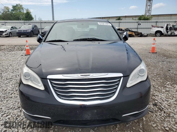 2014 Chrysler 200 Touring z VIN 1C3CCBBB0EN107613, wystawiony jako Copart lot #57521425 z przebiegiem 36 783 mil mil oraz Tytuł czysty. Historia ofert i sprzedaży dostępna na DreamBid. Obrazek 5.