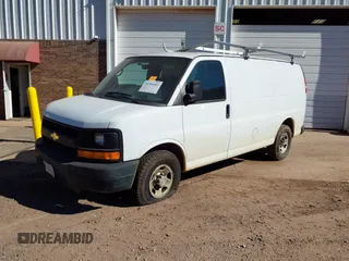 2014 Chevrolet Express Cargo z VIN 1GCWGFCA3E1143040, wystawiony jako IAAI lot #40703687 z przebiegiem 315 472 mil mil oraz . Historia ofert i sprzedaży dostępna na DreamBid. Obrazek 17.