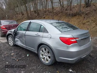 2014 Chrysler 200 Touring with VIN 1C3CCBBB1EN165049, listed as a IAAI auction lot 42005572 with 117,673 mi miles and . Bid and sale history available at carsss.com. Image 3.