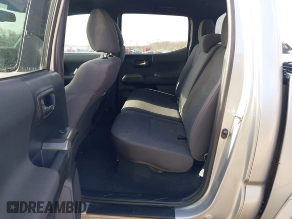2016 Toyota Tacoma SR with VIN 3TMCZ5AN9GM001620, listed as a IAAI auction lot 41902924 with 117,462 mi miles. Bid and sale history available at carsss.com. Image 8.