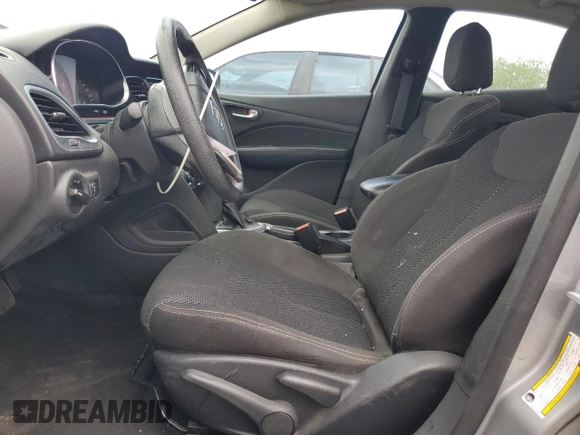 2015 Dodge Dart SXT z VIN 1C3CDFBB1FD330626, wystawiony jako Copart lot #62864645 z przebiegiem 95 568 mil mil oraz Szkoda całkowita • Salvage title. Historia ofert i sprzedaży dostępna na DreamBid. Obrazek 7.