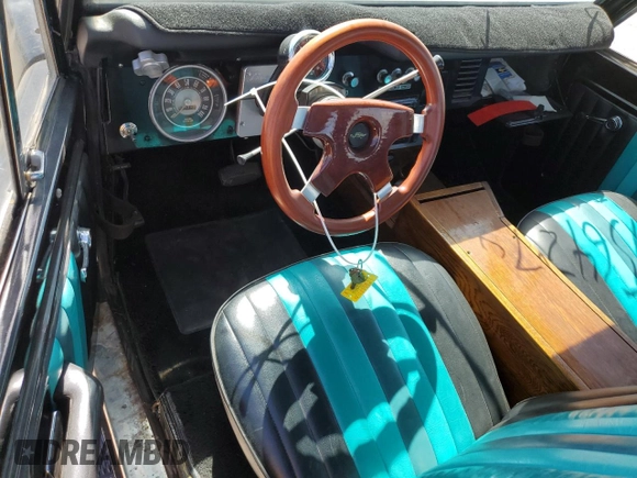 1977 Ford Bronco z VIN U15GLZ00328, wystawiony jako Copart lot #75642474 z przebiegiem Nie podano mil oraz Szkoda całkowita • Salvage title. Historia ofert i sprzedaży dostępna na DreamBid. Obrazek 8.