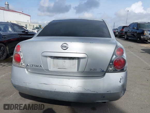 2005 Nissan Altima 2.5 S with VIN 1N4AL11D25N413377, listed as a IAAI auction lot 41919546 with 235,704 mi miles. Bid and sale history available at carsss.com. Image 17.
