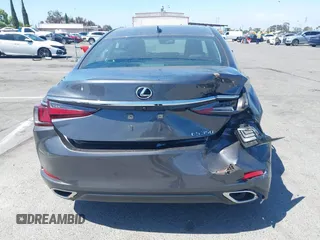 2022 Lexus ES 350 z VIN 58ADZ1B1XNU121500, wystawiony jako IAAI lot #42238205 z przebiegiem 20 330 mil mil oraz . Historia ofert i sprzedaży dostępna na DreamBid. Obrazek 16.