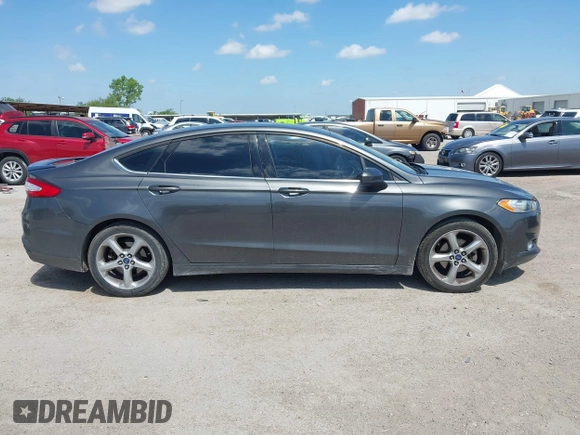 2016 Ford Fusion S z VIN 3FA6P0G78GR239353, wystawiony jako IAAI lot #42078032 z przebiegiem 177 367 mil mil oraz . Historia ofert i sprzedaży dostępna na DreamBid. Obrazek 13.