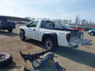 2005 Chevrolet Colorado Z85 with VIN 1GCCS148858117475, listed as a IAAI auction lot 41800558 with 90,501 mi miles. Bid and sale history available at carsss.com. Image 3.