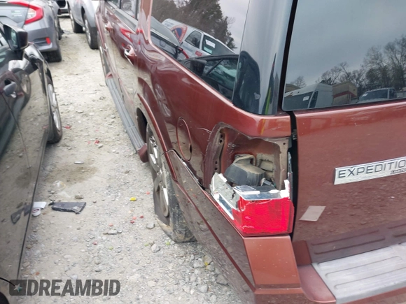 2008 Ford Expedition Limited with VIN 1FMFU20508LA55141, listed as a IAAI auction lot 41280347 with 214,246 mi miles and . Bid and sale history available at DreamBid. Image 6.