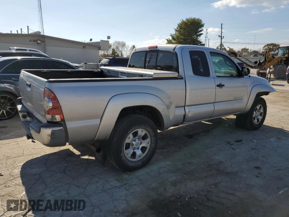 2013 Toyota Tacoma z VIN 5TFUX4EN3DX018529, wystawiony jako Copart lot #77794934 z przebiegiem 186 050 mil mil oraz Szkoda całkowita • Salvage title. Historia ofert i sprzedaży dostępna na DreamBid. Obrazek 3.
