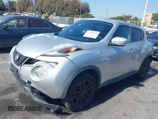 2015 Nissan Juke SV z VIN JN8AF5MR4FT511733, wystawiony jako IAAI lot #42298442 z przebiegiem 118 986 mil mil oraz . Historia ofert i sprzedaży dostępna na DreamBid. Obrazek 2.