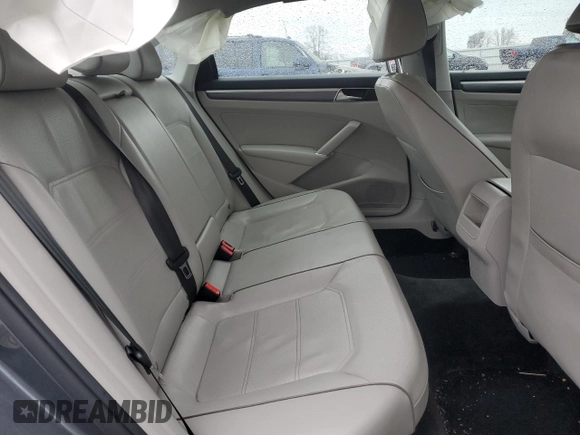 2018 Volkswagen Passat S z VIN 1VWAA7A35JC007820, wystawiony jako Copart lot #43833425 z przebiegiem 78 434 mil mil oraz Szkoda całkowita • Salvage title. Historia ofert i sprzedaży dostępna na DreamBid. Obrazek 10.
