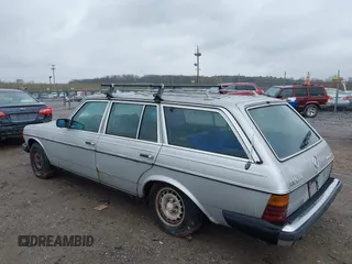 1983 Mercedes-Benz 300 with VIN WDBAB93A2DN017607, listed as a IAAI auction lot 42000777 with 198,318 mi miles and . Bid and sale history available at DreamBid. Image 6.