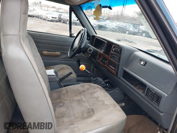 1996 Jeep Cherokee with VIN 1J4FJ27P1TL278991, listed as a IAAI auction lot 41463142 with 213,850 mi miles and . Bid and sale history available at DreamBid. Image 5.