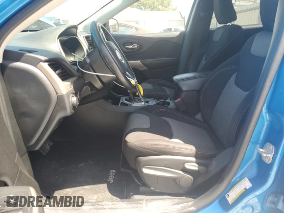 2018 Jeep Cherokee Latitude z VIN 1C4PJLCX0JD551741, wystawiony jako Copart lot #55034085 z przebiegiem 80 248 mil mil oraz Szkoda całkowita • Salvage title. Historia ofert i sprzedaży dostępna na DreamBid. Obrazek 7.