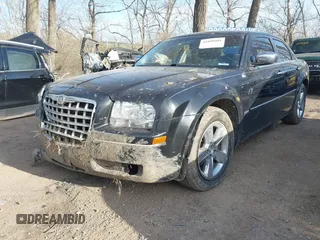 2010 Chrysler 300 Touring with VIN 2C3CA5CV2AH134024, listed as a IAAI auction lot 41899901 with 164,797 mi miles. Bid and sale history available at carsss.com. Image 6.