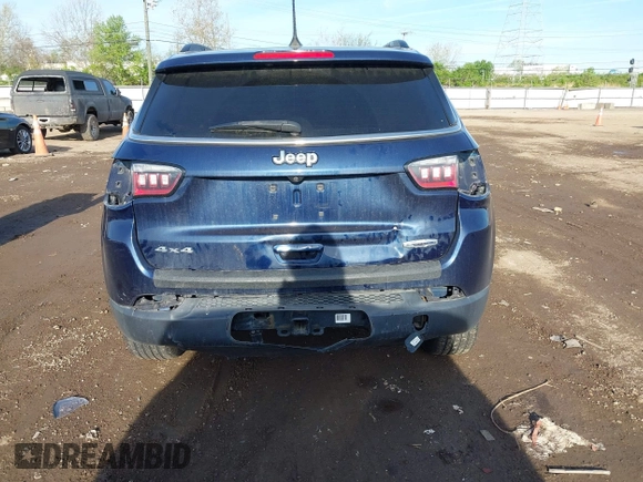 2018 Jeep Compass Altitude with VIN 3C4NJDBB5JT442950, listed as a IAAI auction lot 41989701 with 103,221 mi miles and . Bid and sale history available at carsss.com. Image 6.