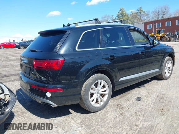 2017 Audi Q7 Premium Plus with VIN WA1LAAF71HD014251, listed as a IAAI auction lot 41859906 with 128,789 mi miles. Bid and sale history available at carsss.com. Image 4.