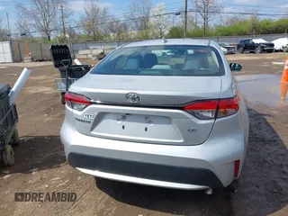 2022 Toyota Corolla LE with VIN 5YFEPMAE1NP333159, listed as a IAAI auction lot 41919934 with 143,348 mi miles and . Bid and sale history available at carsss.com. Image 16.