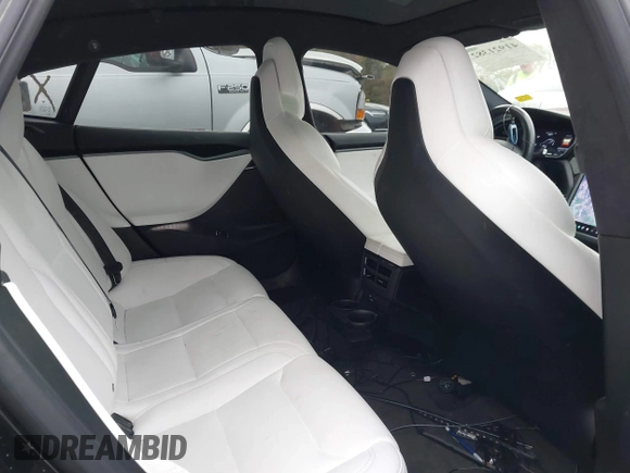 2018 Tesla Model S 75D with VIN 5YJSA1E24JF259874, listed as a IAAI auction lot 41921382 with 82,182 mi miles and . Bid and sale history available at DreamBid. Image 8.