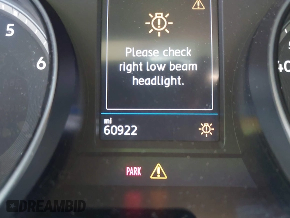 2021 Volkswagen Atlas SE with VIN 1V2WR2CAXMC586838, listed as a IAAI auction lot 42581657 with 60,922 mi miles and . Bid and sale history available at DreamBid. Image 15.