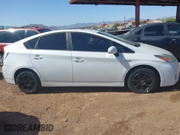 2011 Toyota Prius I with VIN JTDKN3DU6B0266604, listed as a IAAI auction lot 41981587 with 184,346 mi miles. Bid and sale history available at carsss.com. Image 13.