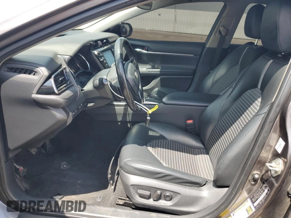 2020 Toyota Camry SE z VIN 4T1G11AK2LU962018, wystawiony jako Copart lot #54340175 z przebiegiem 147 722 mil mil oraz Szkoda całkowita • Salvage title. Historia ofert i sprzedaży dostępna na DreamBid. Obrazek 7.