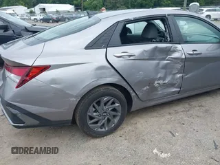 2024 Hyundai Elantra SEL с VIN KMHLM4DG1RU677138, выставлен на аукционе IAAI как лот 42788855 с пробегом 36 696 миль миль и . История ставок и продаж доступна на DreamBid. Изображение 6.