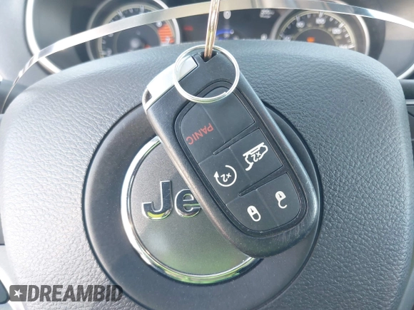 2019 Jeep Cherokee Limited z VIN 1C4PJLDB9KD266654, wystawiony jako IAAI lot #42201832 z przebiegiem 91 326 mil mil oraz . Historia ofert i sprzedaży dostępna na DreamBid. Obrazek 11.