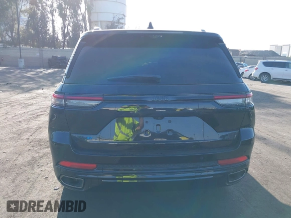 2024 Jeep Grand Cherokee with VIN 1C4RJYB6XR8612970, listed as a IAAI auction lot 42324488 with 5,701 mi miles and . Bid and sale history available at DreamBid. Image 16.