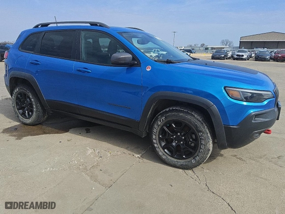 2019 Jeep Cherokee Trailhawk with VIN 1C4PJMBN4KD227148, listed as a Copart auction lot 44698795 with 93,471 mi miles and Clean Title. Bid and sale history available at carsss.com. Image 4.
