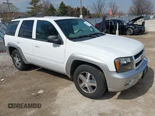 2008 Chevrolet TrailBlazer LT w/3LT with VIN 1GNDT13S482197855, listed as a IAAI auction lot 41899616 with 105,166 mi miles. Bid and sale history available at carsss.com. Image 1.