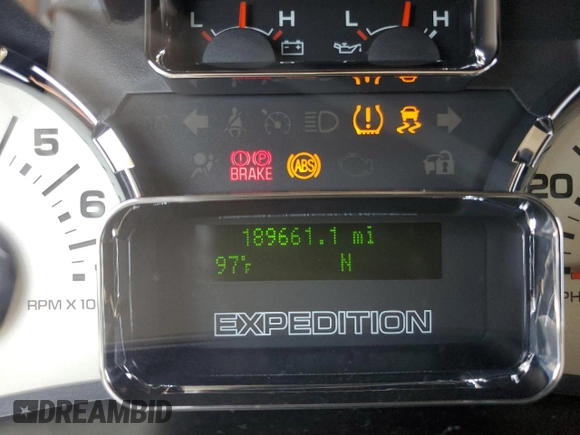 2011 Ford Expedition XLT z VIN 1FMJU1H58BEF05171, wystawiony jako Copart lot #50870025 z przebiegiem 189 661 mil mil oraz Szkoda całkowita • Salvage title. Historia ofert i sprzedaży dostępna na DreamBid. Obrazek 9.