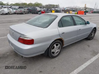 2003 Acura TL with VIN 19UUA56633A005104, listed as a IAAI auction lot 41925680 with 306,082 mi miles. Bid and sale history available at carsss.com. Image 4.