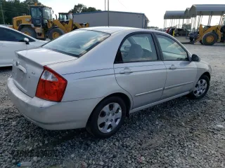 2006 Kia Spectra EX with VIN KNAFE121865239151, listed as a Copart auction lot 67760664 with 133,146 mi miles and Clean Title. Bid and sale history available at carsss.com. Image 3.