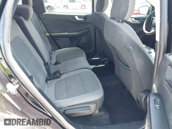 2021 Ford Escape SE with VIN 1FMCU0G65MUB16302, listed as a IAAI auction lot 41986358 with 32,820 mi miles and . Bid and sale history available at carsss.com. Image 8.