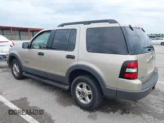 2006 Ford Explorer XLT z VIN 1FMEU73E56UB74573, wystawiony jako IAAI lot #42383380 z przebiegiem 224 359 mil mil oraz . Historia ofert i sprzedaży dostępna na DreamBid. Obrazek 14.