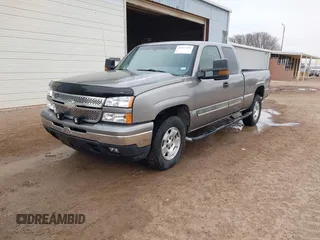 2006 Chevrolet Silverado 1500 LT2 with VIN 1GCEK19B16Z281949, listed as a IAAI auction lot 41557243 with 218,409 mi miles. Bid and sale history available at carsss.com. Image 2.
