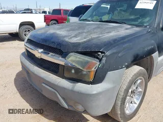 2002 Chevrolet Avalanche z VIN 3GNEC13T22G300623, wystawiony jako IAAI lot #42394549 z przebiegiem 272 961 mil mil oraz . Historia ofert i sprzedaży dostępna na DreamBid. Obrazek 6.