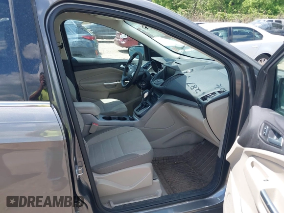 2014 Ford Escape SE with VIN 1FMCU0G98EUB23109, listed as a IAAI auction lot 42186287 with 134,793 mi miles. Bid and sale history available at carsss.com. Image 5.