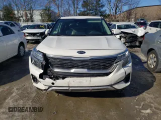 2021 Kia Seltos EX with VIN KNDERCAA2M7076840, listed as a Copart auction lot 44177135 with 41,650 mi miles and Salvage Title. Bid and sale history available at DreamBid. Image 5.