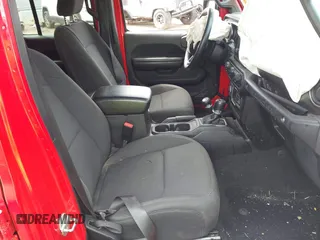 2018 Jeep Wrangler Unlimited Sport S z VIN 1C4HJXDG9JW169755, wystawiony jako IAAI lot #42686267 z przebiegiem 110 948 mil mil oraz . Historia ofert i sprzedaży dostępna na DreamBid. Obrazek 5.