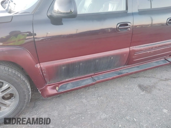 2005 Chevrolet Silverado 1500 LS z VIN 2GCEC13T751334286, wystawiony jako IAAI lot #41183917 z przebiegiem 229 192 mil mil oraz . Historia ofert i sprzedaży dostępna na DreamBid. Obrazek 14.