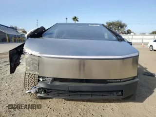 2024 Tesla Cybertruck z VIN 7G2CEHED1RA021263, wystawiony jako Copart lot #89275525 z przebiegiem 4 114 mil mil oraz Szkoda całkowita • Salvage title. Historia ofert i sprzedaży dostępna na DreamBid. Obrazek 5.