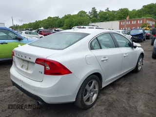 2012 Volvo S60 T5 z VIN YV1622FS6C2119716, wystawiony jako IAAI lot #42298473 z przebiegiem 149 390 mil mil oraz . Historia ofert i sprzedaży dostępna na DreamBid. Obrazek 4.