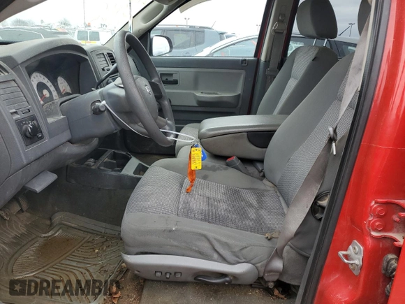 2007 Dodge Dakota ST z VIN 1D7HW28N07S163927, wystawiony jako Copart lot #46596084 z przebiegiem 173 970 mil mil oraz Nie do naprawy • Non repairable. Historia ofert i sprzedaży dostępna na DreamBid. Obrazek 7.