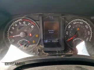2022 Toyota Tacoma SR z VIN 3TYRX5GN2NT039991, wystawiony jako Copart lot #61643575 z przebiegiem 85 847 mil mil oraz Czysty tytuł • Clean title. Historia ofert i sprzedaży dostępna na DreamBid. Obrazek 9.