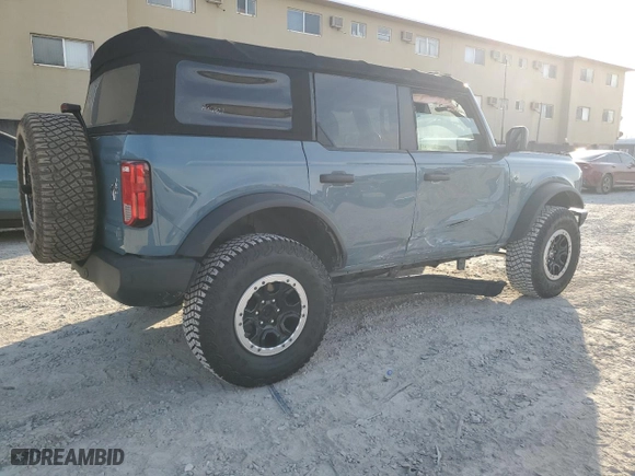 2021 Ford Bronco with VIN 1FMDE5DH5MLA96921, listed as a Copart auction lot 42522835 with 24,485 mi miles and Salvage Title. Bid and sale history available at carsss.com. Image 3.