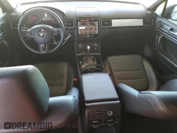 2013 Volkswagen Touareg Lux with VIN WVGEF9BPXDD001489, listed as a Copart auction lot 55898945 with 96,477 mi miles and Clean Title. Bid and sale history available at DreamBid. Image 8.